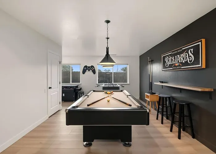 Vakantiehuis Epic Heated Pool Yogastudio Games *